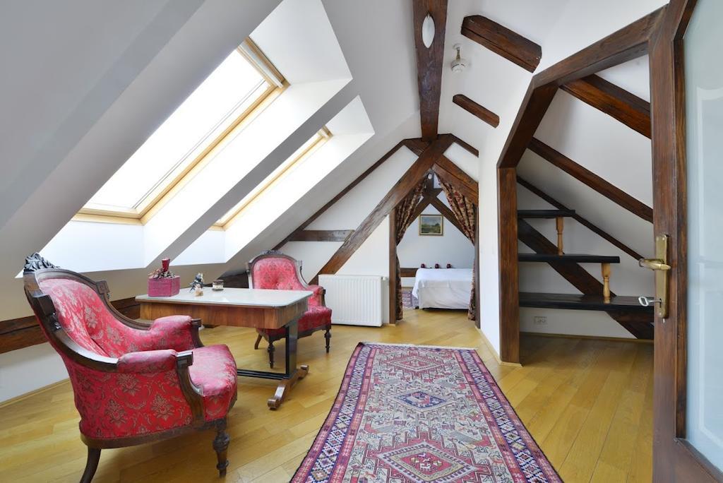 Kronhaus Brasov Room photo